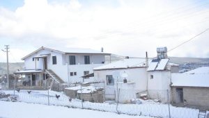 Çeşme'ye kar yağdı