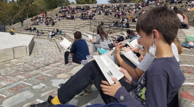 Datça amfi tiyatroda okuma etkinliği