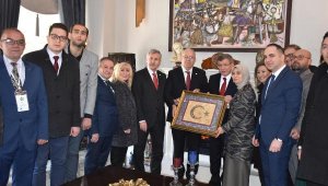 Davutoğlu: İzmir, demokrasimizin serpildiği şehirdir