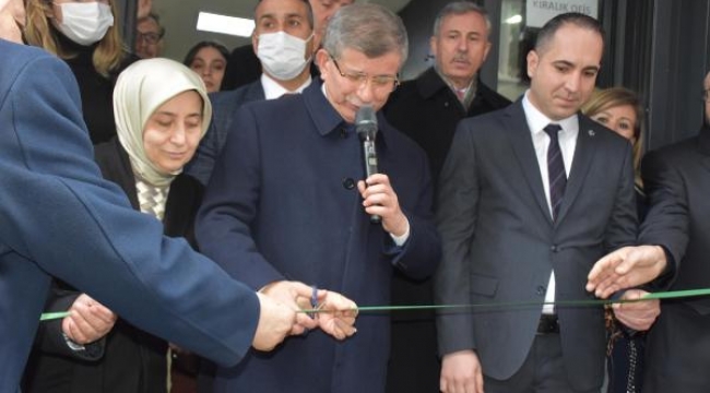 Davutoğlu, İzmir'de partisinin il binası açılışına katıldı