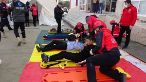 Deprem tatbikatında yaralılar kurtarıldı