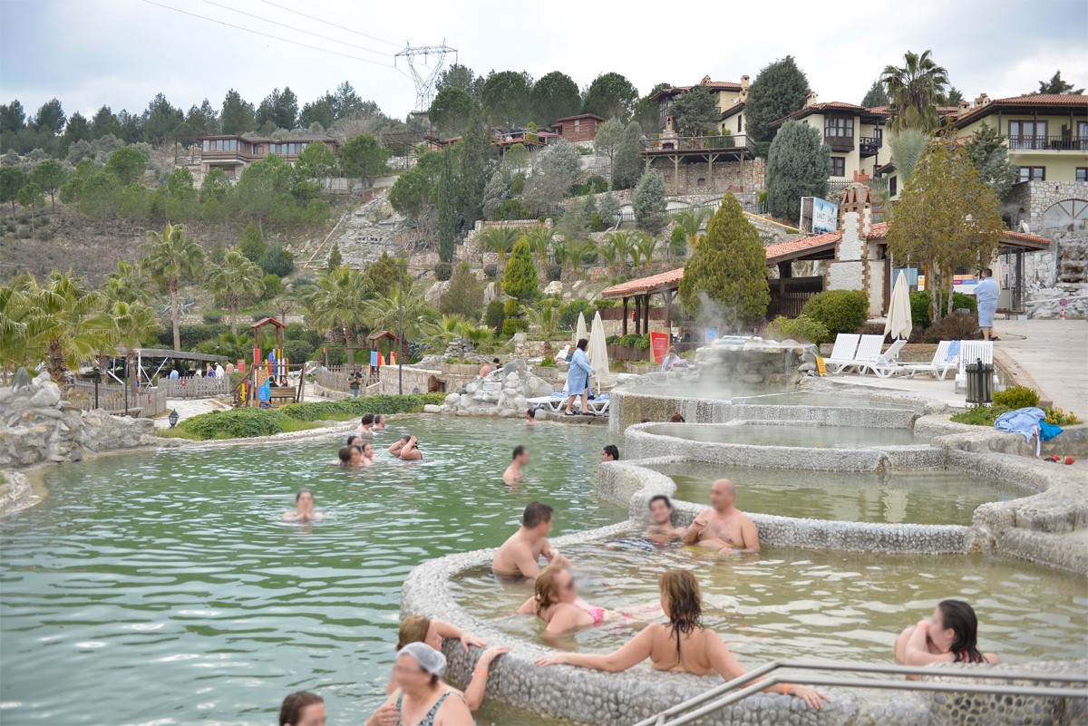 Ege'de üç büyük otel Varlık Fonu'na devredildi