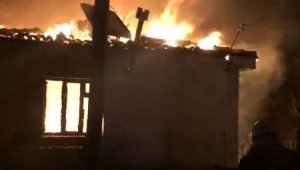 Evinde yangın çıkan kadın, ölü bulundu