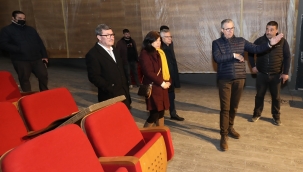 Gaziemir Atatürk Kültür Merkezi'nin tadilatında sona doğru