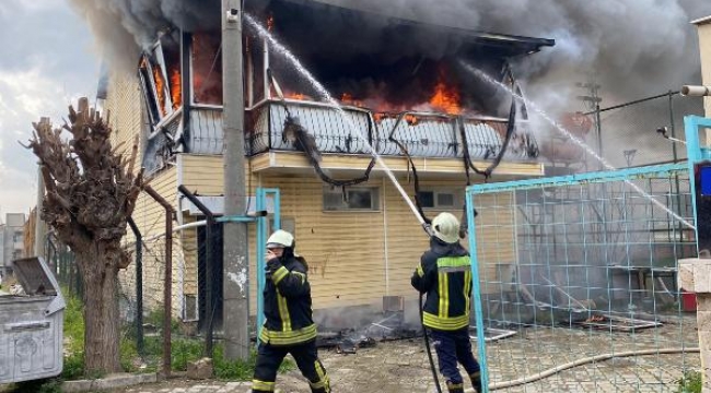 Güreşçilerin kaldığı spor tesisinde yangın