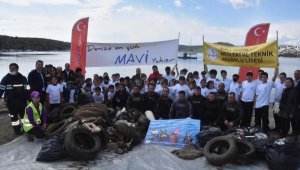 Halı, klozet, teneke... Ne varsa denize atmışlar