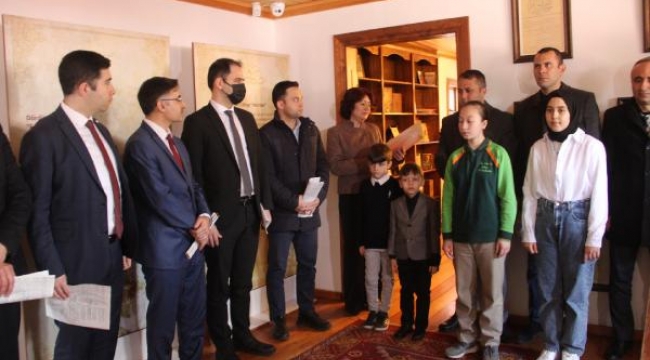 İstiklal Marşı'nı, Mehmet Akif Ersoy Evi ve Müzesi'nde okudular