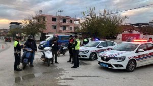 İzmir'de 10 bin 496 sürücüye idari para cezası