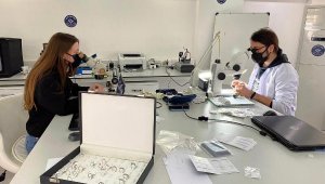 Sahte mücevheri onlar belirleyecek