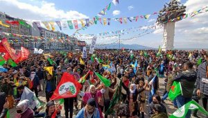 İzmir'de nevruz kutlaması