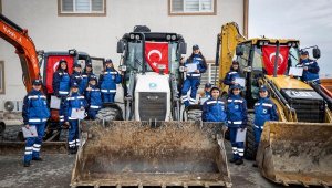 İZSU'da iş makinesi operatörü ve ağır vasıta şoförü 30 kadın iş başı yaptı