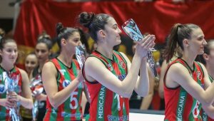 Kadınlar derbisinde anlamlı hareket