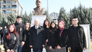 Karabağlar, İstiklal Marşı'nın 101. yılını kutladı