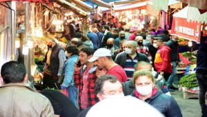 Kemeraltı gibi açık alanlarda mutlaka maske takın