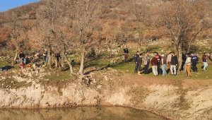 Koyunları otlatırken gölete düşen Emir, boğuldu