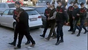 Kuşadası'nda Roma dönemine ait bronz heykel ele geçirildi