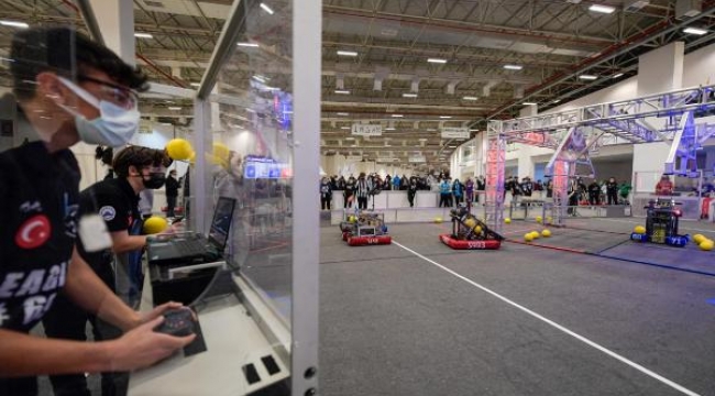 Lise öğrencilerinin tasarladığı endüstriyel robotlar İzmir'de yarışacak