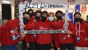 Liseliler, tasarlayıp, ürettikleri robotlarla yarışıyor