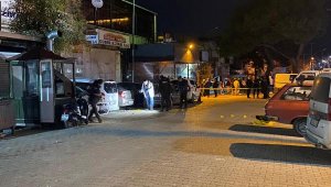 Manisa'da eğlence mekanı önünde silahlı kavga