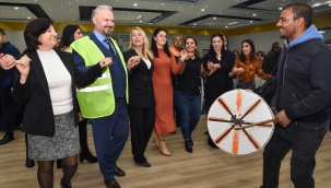 Menemen'de imzalar atıldı, halaylar çekildi