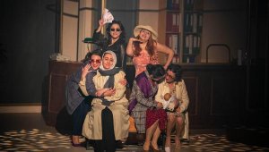 'Mor Şalvar' oyununun prömiyeri 8 Mart'a ithafen sahnelendi