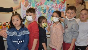 Özel çocuklar, öğrencilerle sosyalleşiyor