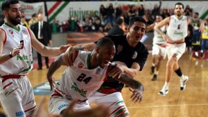 Pınar Karşıyaka, Fenerbahçe'yi son saniye üçlüğüyle devirdi