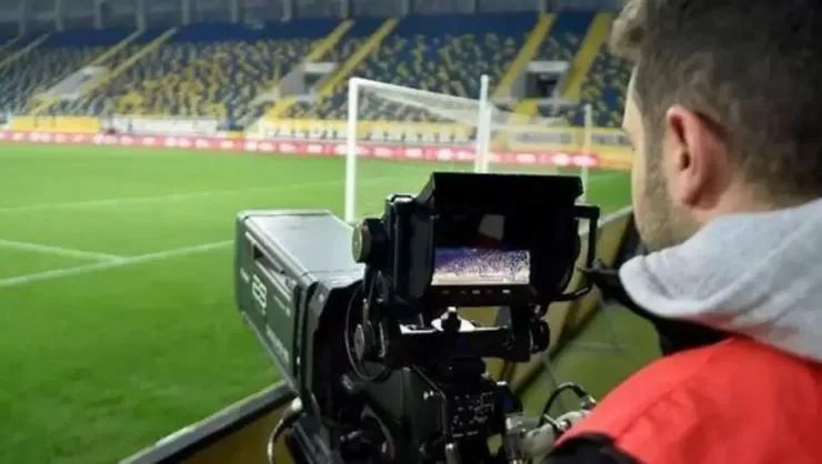 Saran ve TRT, Süper Lig maçlarını yayınlamak için harekete geçti