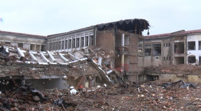 Tarihi Buca Cezaevi'nde yıkım başladı