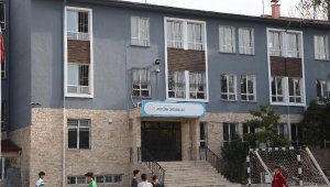 Torpil patlattı, cam parçası gözüne isabet etti