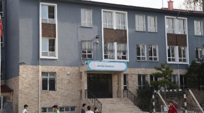 Torpil patlattı, cam parçası gözüne isabet etti