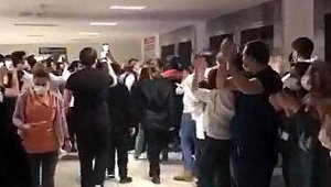 Uzman çavuşu alkışlı protesto eden 25 kişi ifade verecek