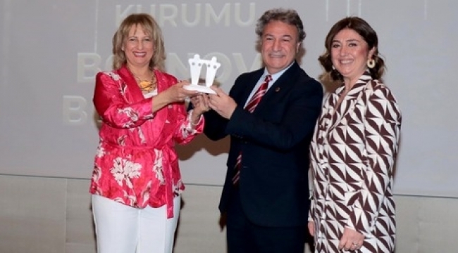 "Yılın Kadın Yaşam Kalitesini Arttıran Kurumu" ödülü Bornova Belediyesi'nin