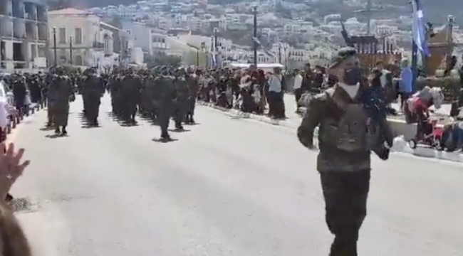 Yunanistan, Sisam Adası'nda askeri geçit töreni düzenledi