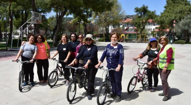 60 yaş üstü kadınlara bisiklet eğitimi
