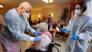 60 yaşında, 90 kez Covid-19 aşısı yaptırdı