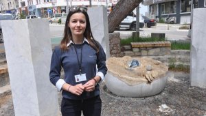 Ahmet Taner Kışlalı anısına yapılan 'Fikir Sağlığı Heykeli'ne saldırı