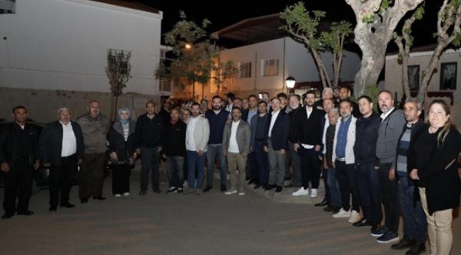 AK Parti İzmir İl Başkanı Sürekli, sağlık çalışanlarıyla sahur yaptı