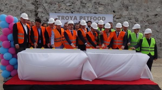 AK Parti'li Turan: 2 ülke değil, Doğu ile Batı Türkiye'de buluşuyor