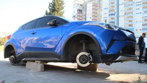 Akşam bıraktığı otomobilini sabah bu şekilde buldu