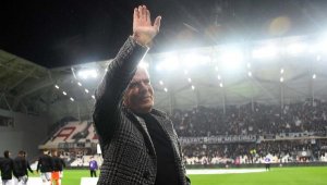 Altay'da Mustafa Denizli ile yollarını yeni ayırdı
