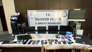 Araç kiralamak isteyen 2 bin kişiyi dolandırdılar