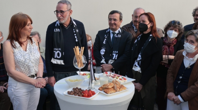 Araştırmacı yazar Poulimenos, 'Smirna 1922' kitabını Konak'ta anlattı  