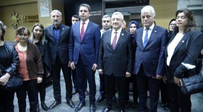 Bakan Soylu ile Bakan Kurum, İzmirli depremzedeleri dinledi