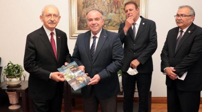Başkan Öndeş, 3 yıllık faaliyet raporunu Kılıçdaroğlu'na sundu