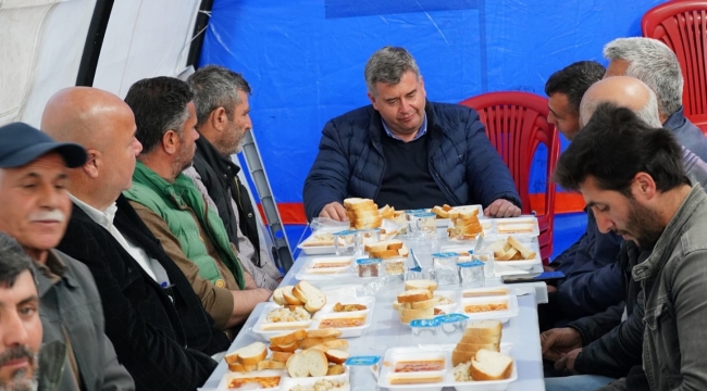 Başkan Oran, iftar sofrasında vatandaşlarla bir araya geliyor