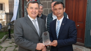 Batur, Romanlara seslendi: Destek bizden, proje sizden