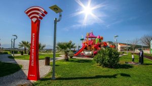 Bayraklı'da 15 yeni park açıldı, 69 park yenilendi