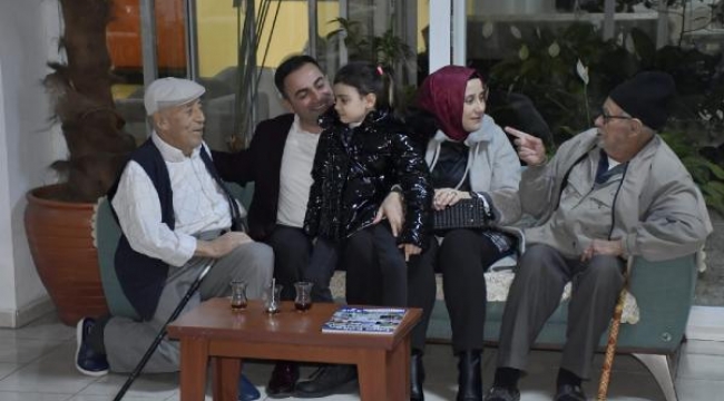 Biga Belediyesi, huzurevi sakinlerine iftar verdi