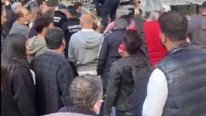 Boya yapan 3 işçi iskeleden düştü